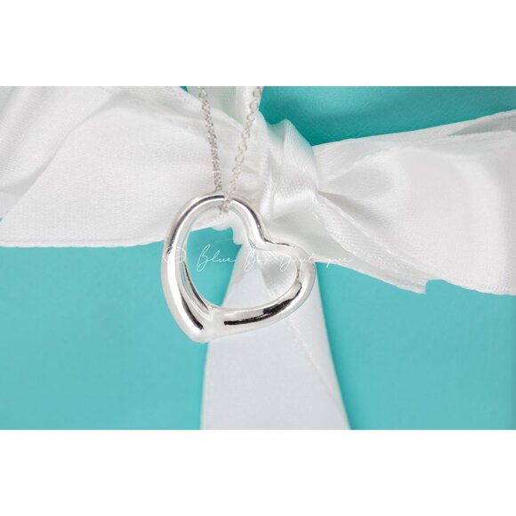 Tiffany & Co. Elsa Peretti Vintage Open Heart Necklace Medium 22mm Pendant - Picture 3 of 8